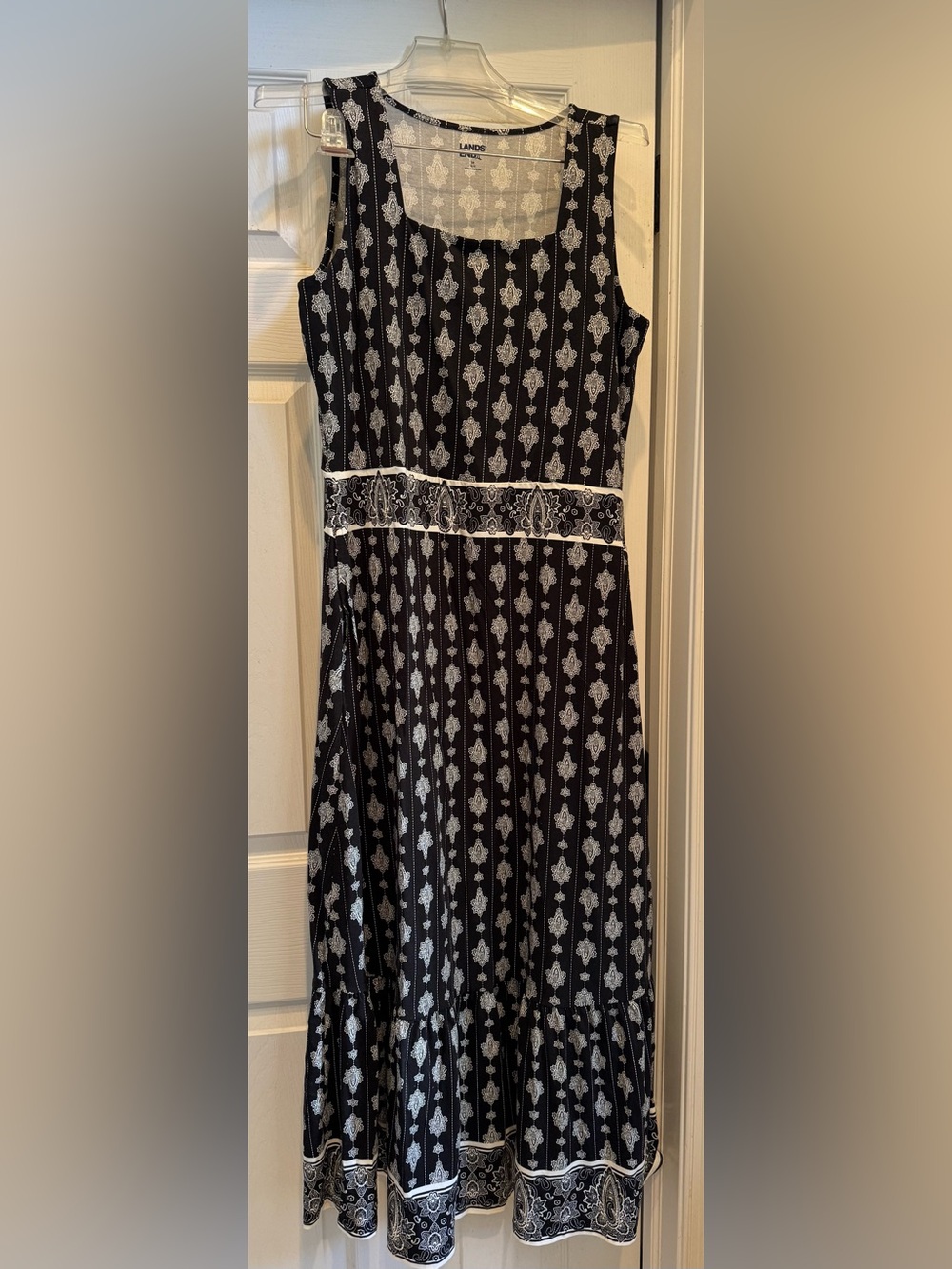NWOT Lands' End Black and White Sleeveless Printed Maxi Dress